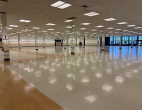 16051 S Dixie Hwy, Miami, FL à louer Photo intérieure– Image 2 sur 4