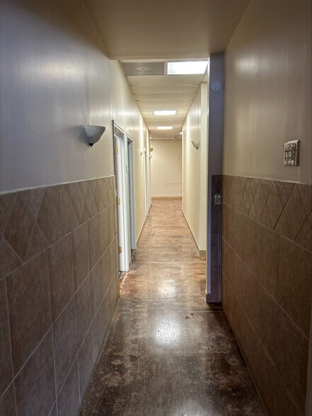 7122 San Pedro Ave, San Antonio, TX à louer - Photo de l’immeuble – Image 3 sur 14