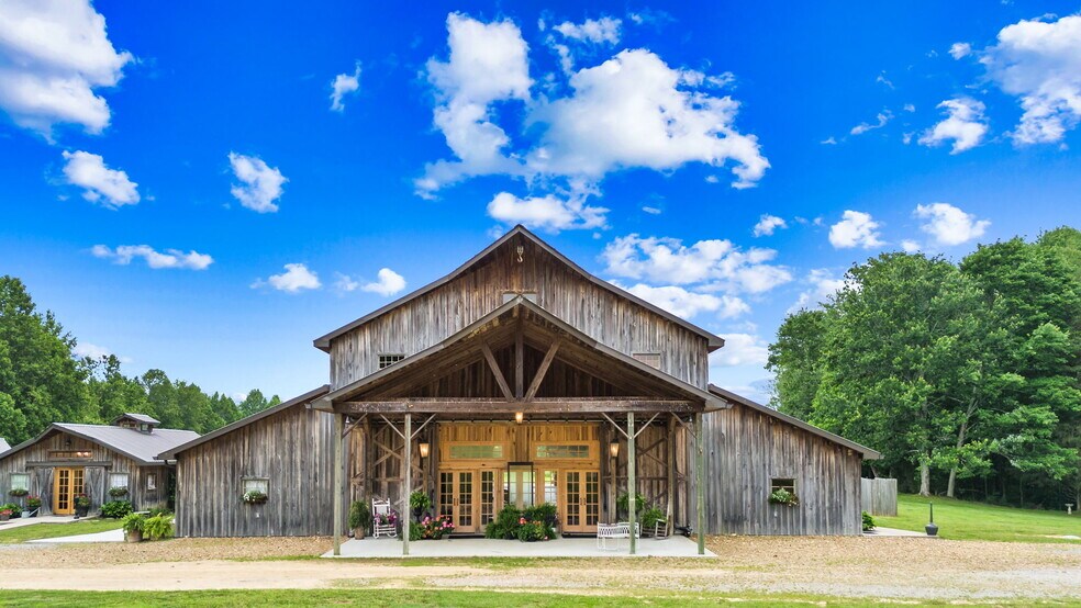6863 E Highway 80, Russell Springs, KY à vendre - Photo de l’immeuble – Image 2 sur 77