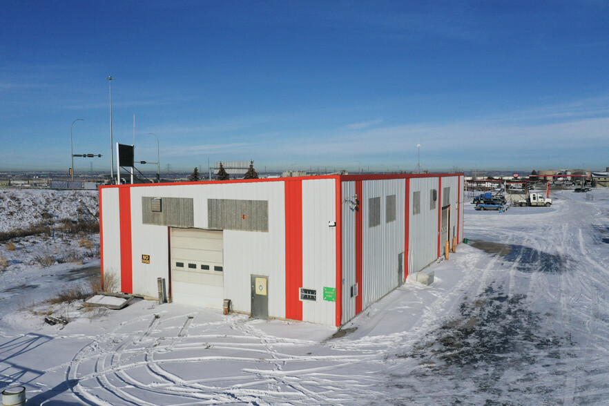 1810 Yellowhead Trl NE, Edmonton, AB à vendre - Photo de l’immeuble – Image 3 sur 16