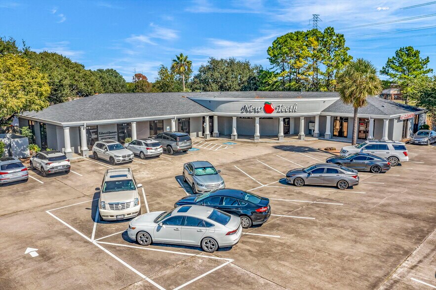 2750 W Main St, League City, TX à vendre - Photo de l’immeuble – Image 1 sur 6