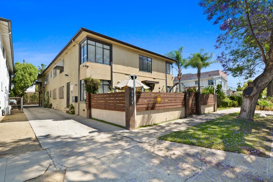 8529 Cashio St, Los Angeles, CA à vendre - Photo de l’immeuble – Image 3 sur 11