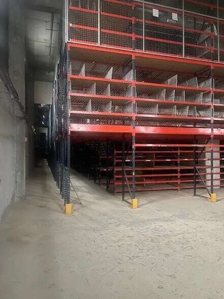 Industriel/Logistique dans Marseille à louer - Photo de l’immeuble – Image 2 sur 9