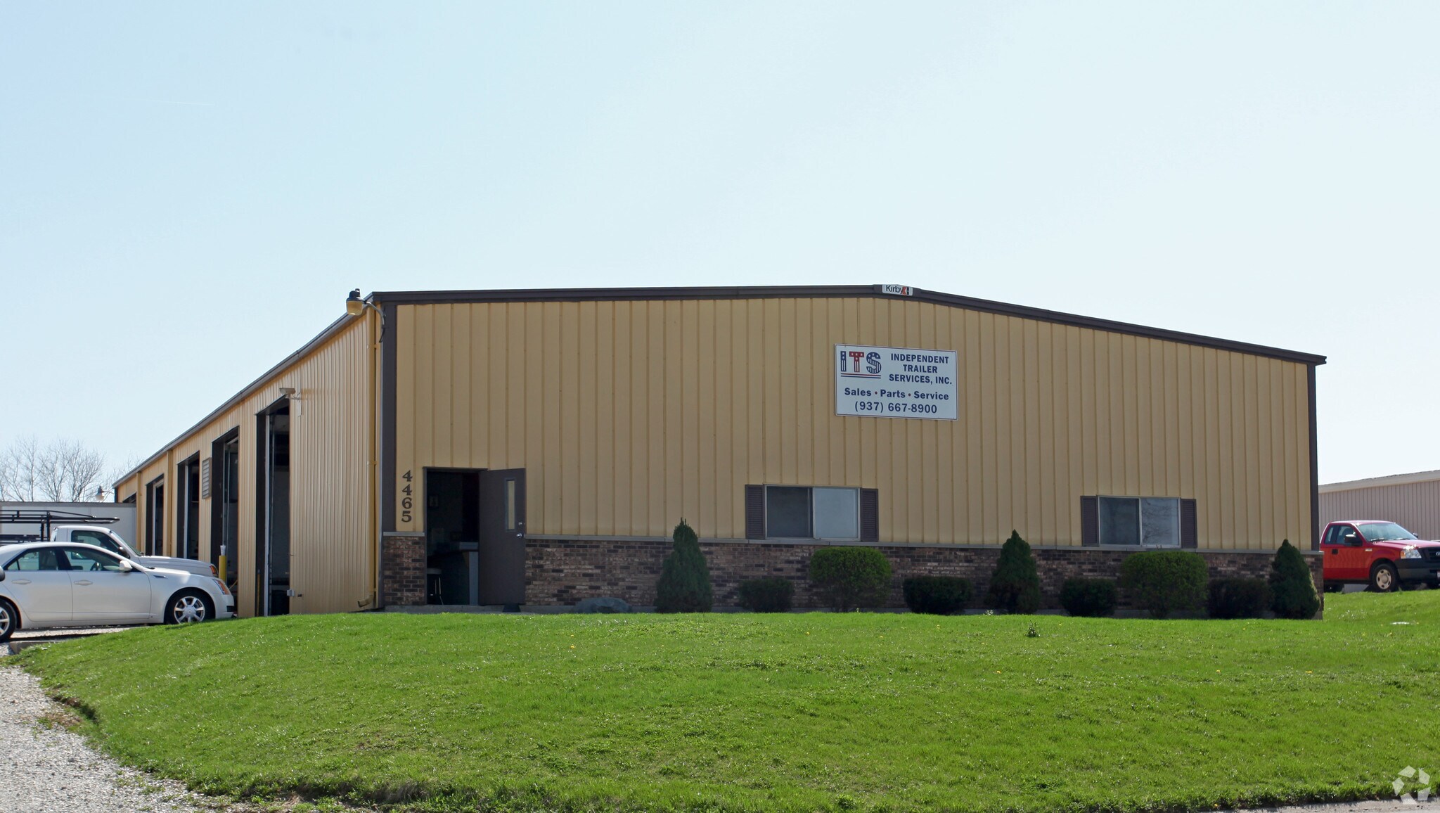 4465 Lisa Dr, Tipp City, OH à louer Photo principale– Image 1 sur 4