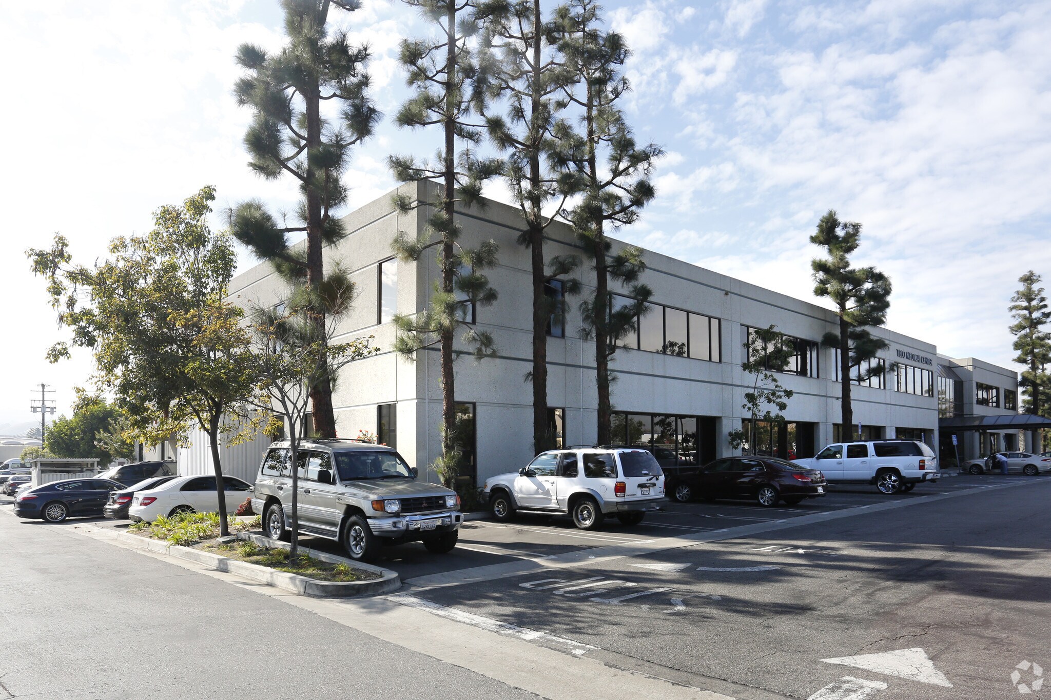 23600 Telo Ave, Torrance, CA à louer Photo principale– Image 1 sur 14