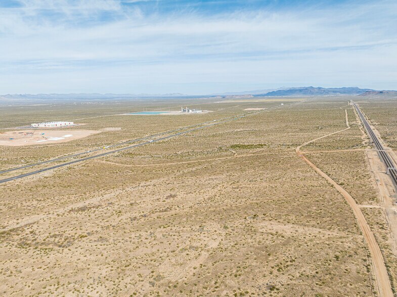 000 Railroad Frontage rd, Golden Valley, AZ à vendre - Aérien – Image 3 sur 5