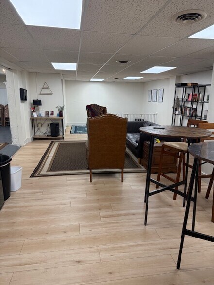 904 Princess Anne St, Fredericksburg, VA à louer - Photo intérieure – Image 2 sur 8