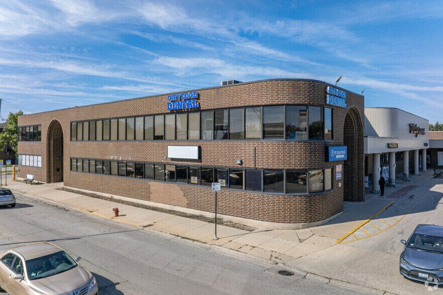 6304 N Nagle Ave, Chicago, IL à louer - Photo principale – Image 1 sur 10