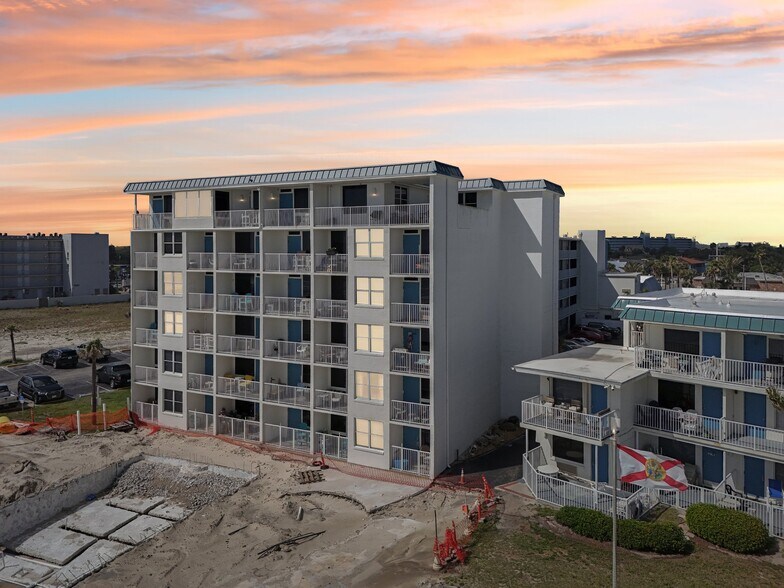 935 S Atlantic Ave, Daytona Beach, FL à vendre - Photo de l’immeuble – Image 3 sur 14