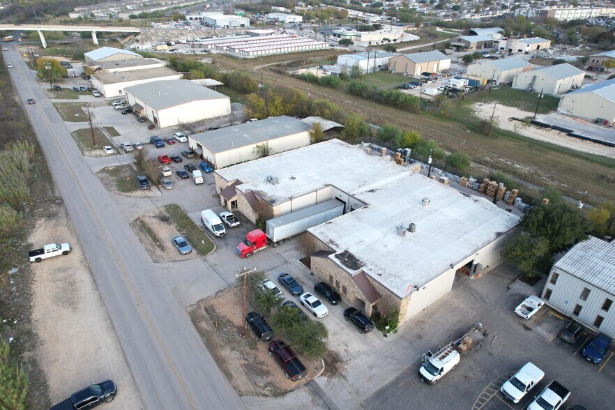 13726-13730 Lookout Rd, San Antonio, TX à vendre - Photo de l’immeuble – Image 2 sur 8