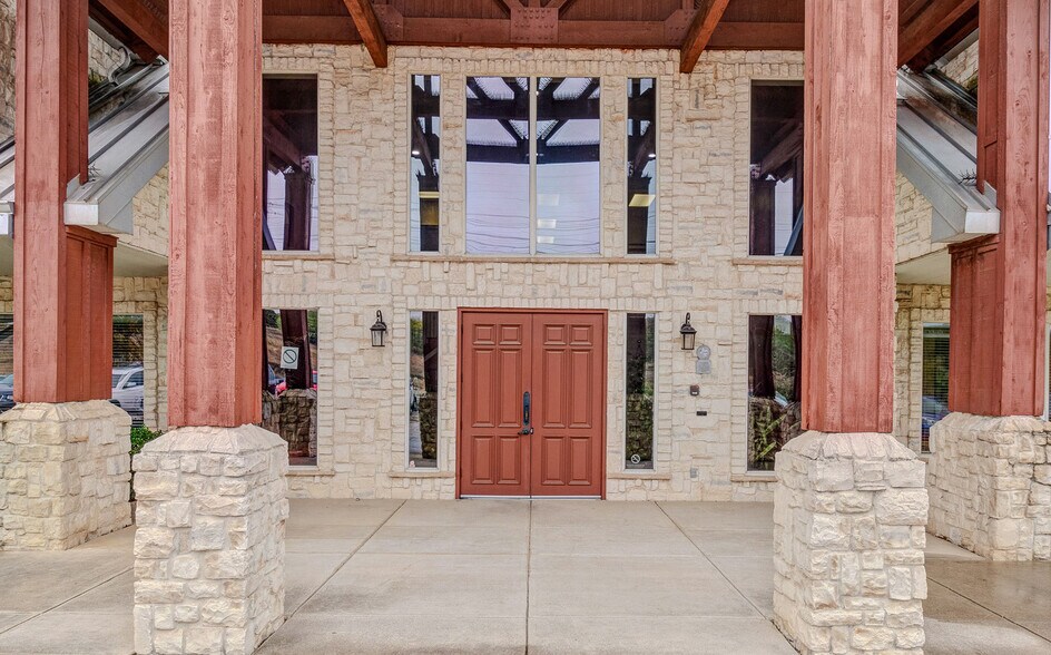 8101 Boat Club Rd, Fort Worth, TX à louer - Photo de l’immeuble – Image 3 sur 10