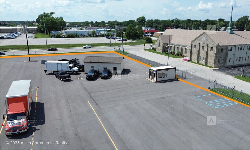 1501 S High School Rd, Indianapolis, IN à vendre - Photo de l’immeuble – Image 3 sur 3