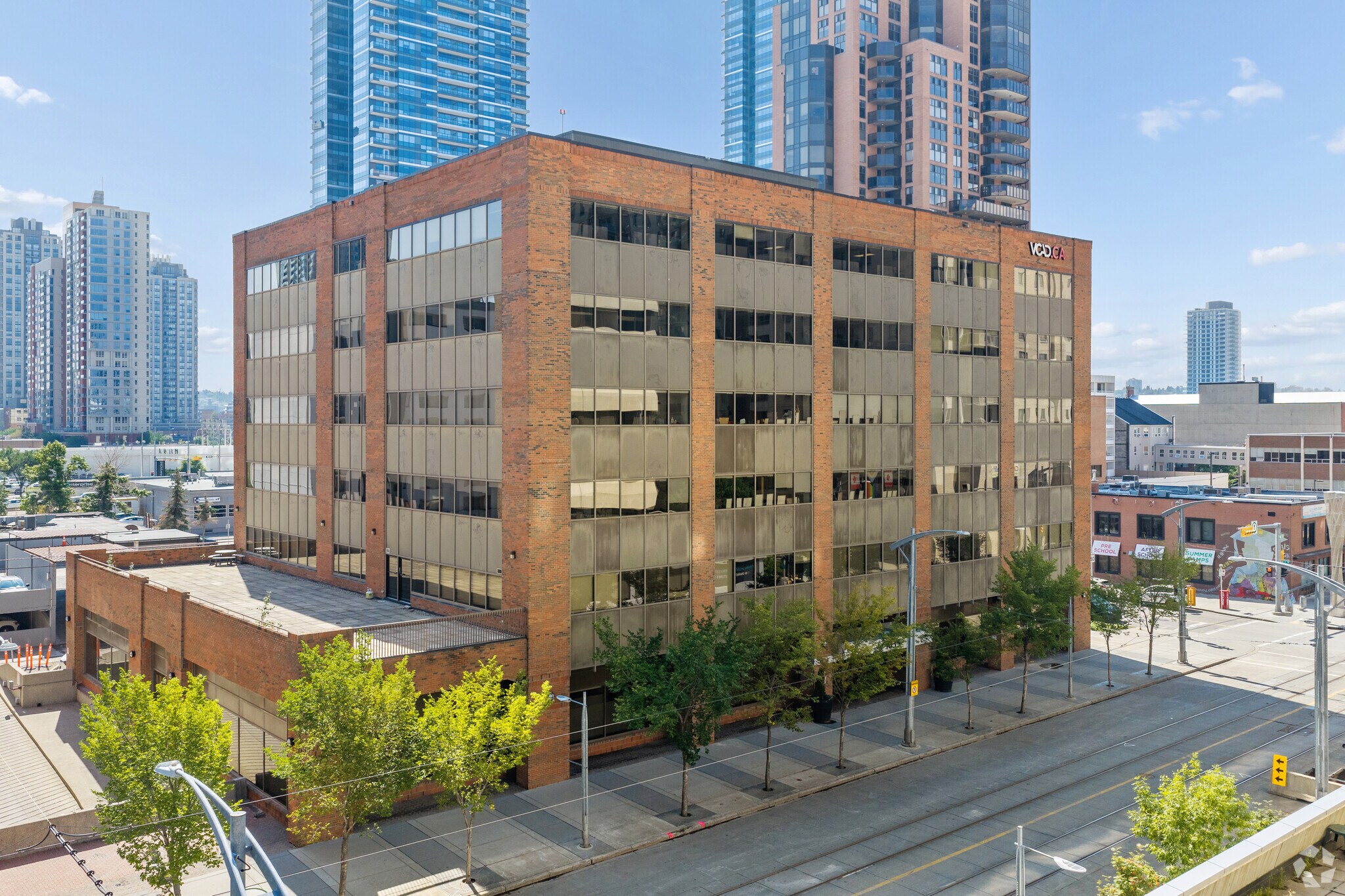 1035 7th Ave SW, Calgary, AB à louer Photo principale– Image 1 sur 4