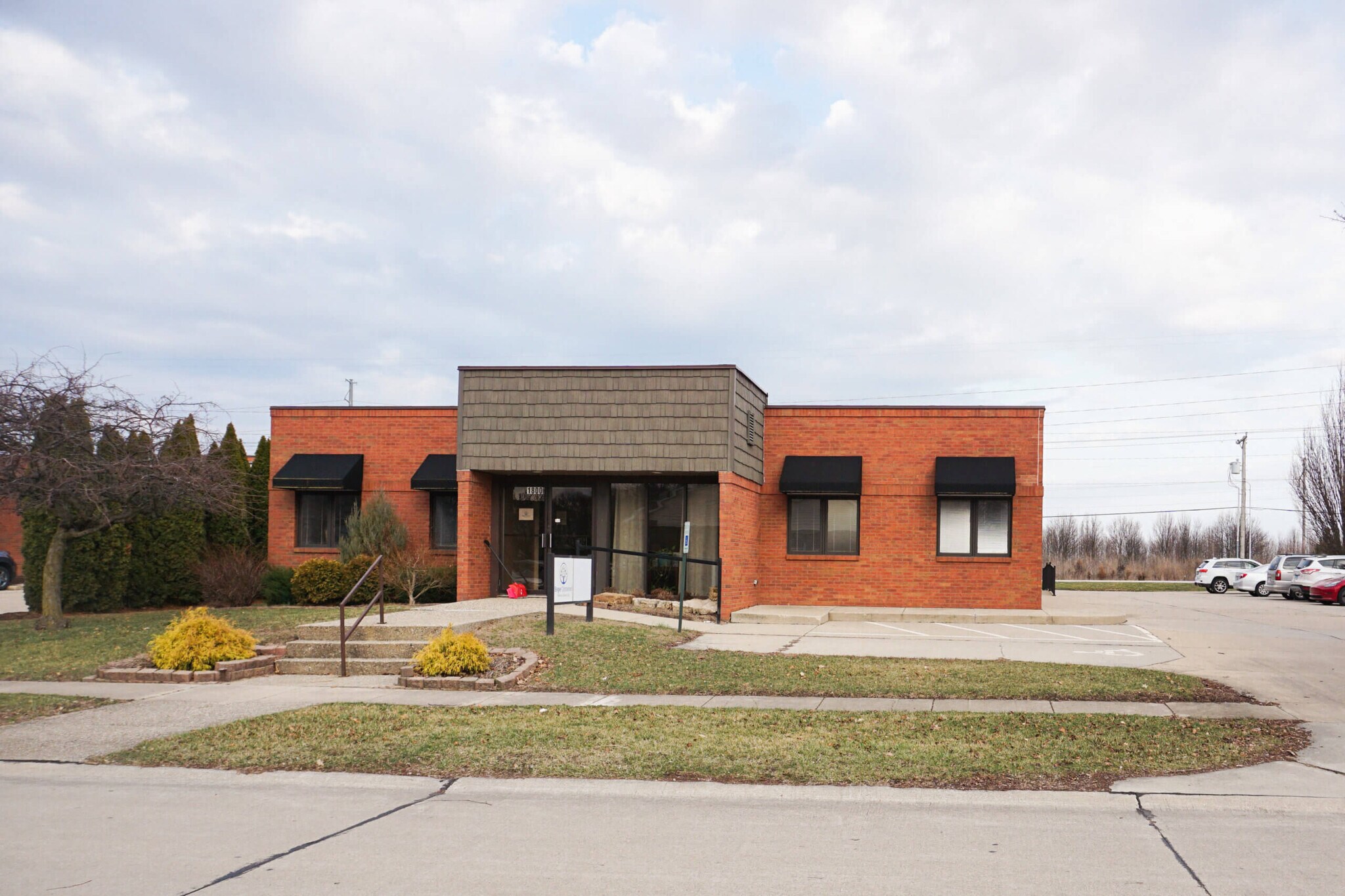 1800 Woodfield Dr, Savoy, IL à louer Photo de l’immeuble– Image 1 sur 13