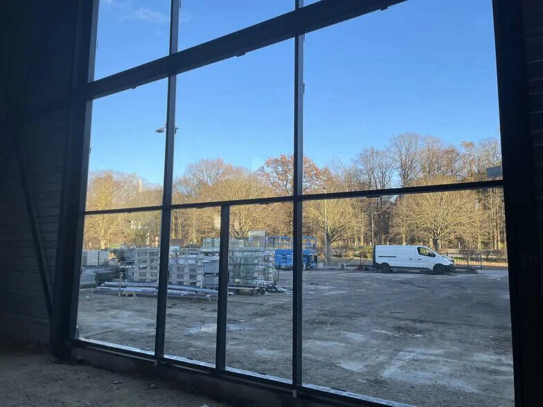 Local commercial dans Saint-Maximin à louer - Photo intérieure – Image 3 sur 9