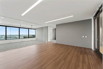 611 Anton Blvd, Costa Mesa, CA à louer Photo intérieure– Image 2 sur 5