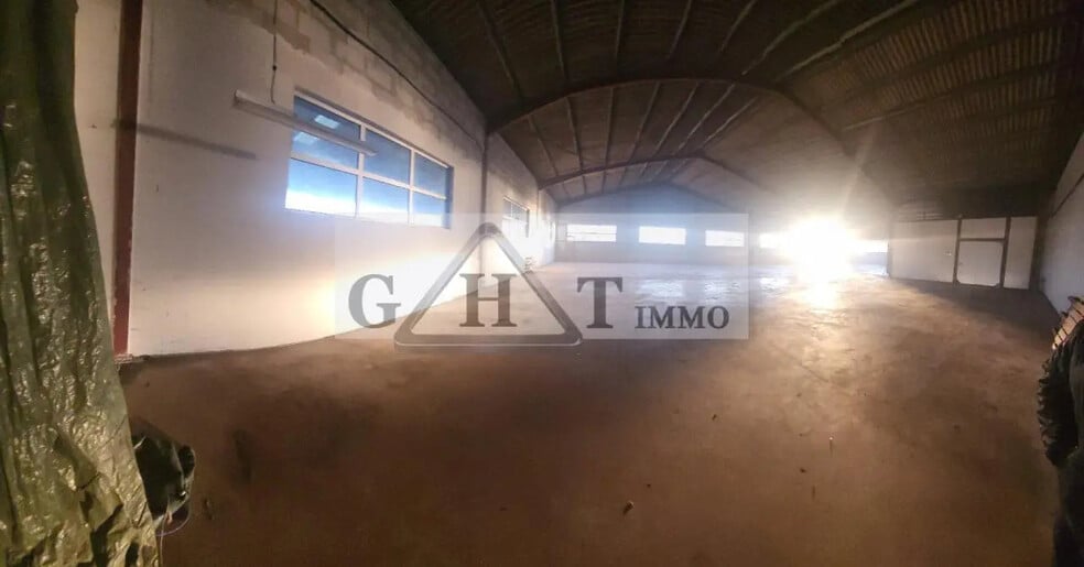 Industriel/Logistique dans La Forêt-le-Roi à vendre - Photo de l’immeuble – Image 1 sur 5