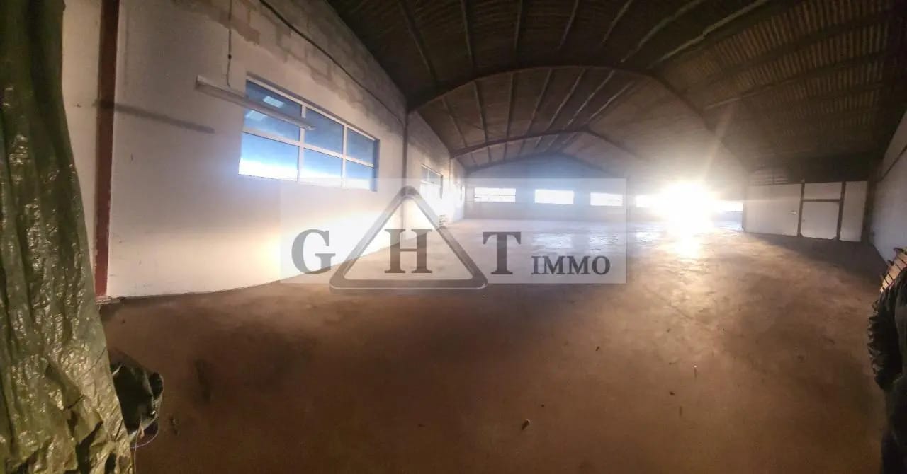 Industriel/Logistique dans La Forêt-le-Roi à vendre Photo de l’immeuble– Image 1 sur 6