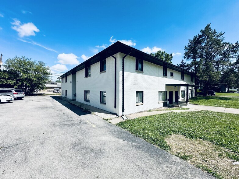 2613 W Wardcliffe Dr, Peoria, IL à vendre - Photo de l’immeuble – Image 2 sur 43