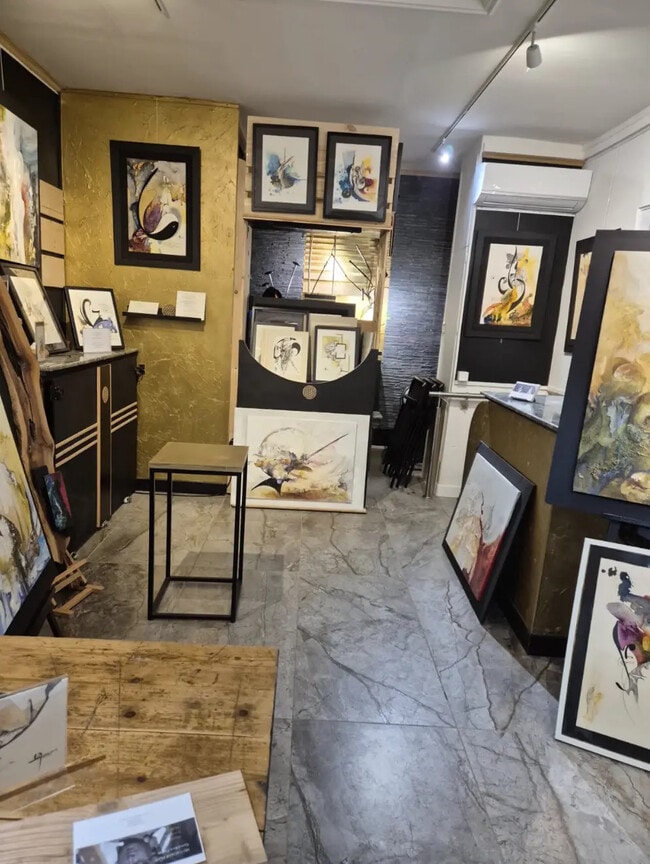 Plus de détails pour Local commercial à louer