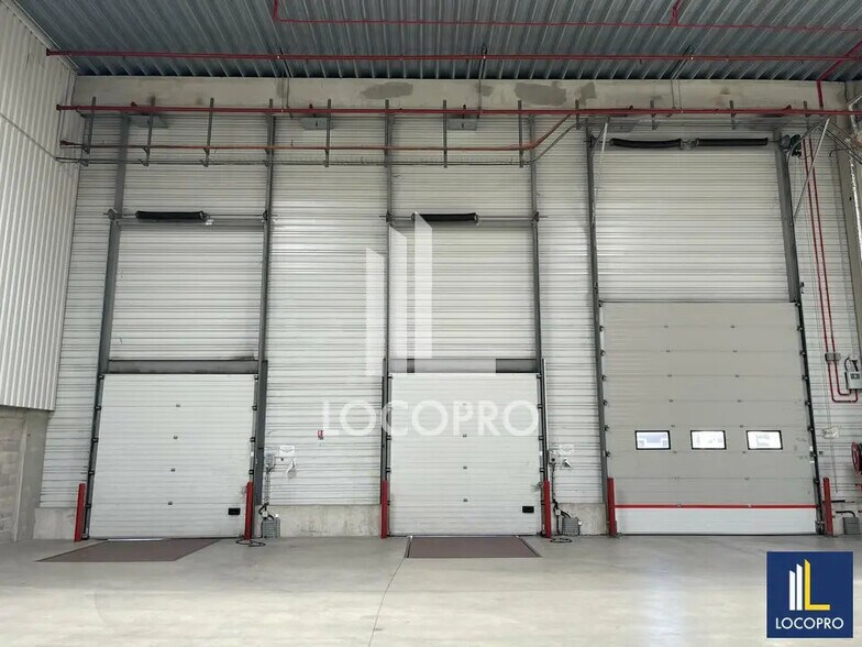 Local d’activités dans Marseille à louer - Photo de l’immeuble – Image 2 sur 8