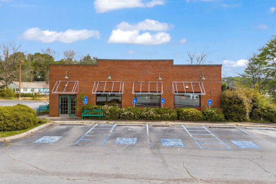 1589 Big a Rd, Toccoa, GA à vendre - Photo de l’immeuble – Image 2 sur 60