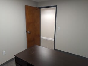 801 W Bay Dr, Largo, FL à louer Photo intérieure– Image 2 sur 12