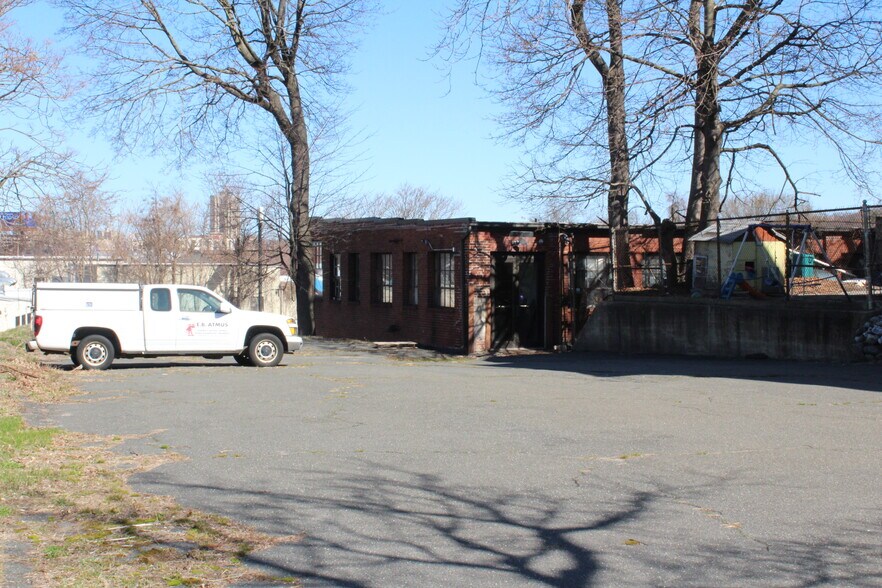 65 Main St, Springfield, MA à vendre - Photo de l’immeuble – Image 1 sur 7