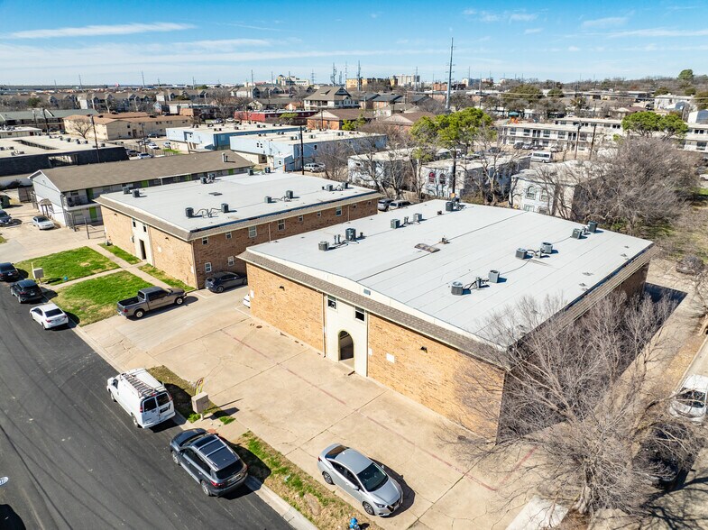 2404 Louise St, Denton, TX à vendre - Photo de l’immeuble – Image 3 sur 37