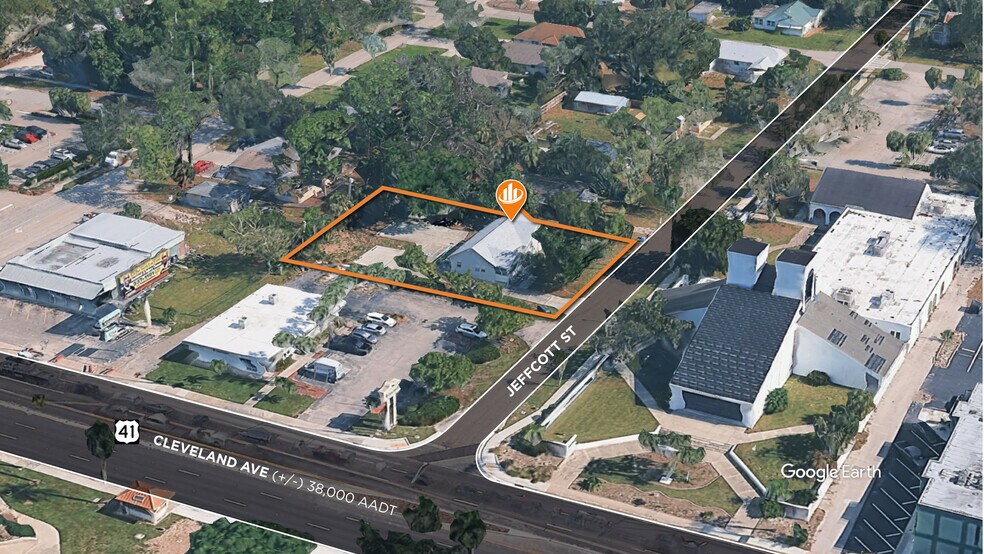 2023 Jeffcott St, Fort Myers, FL à vendre - Photo de l’immeuble – Image 2 sur 17