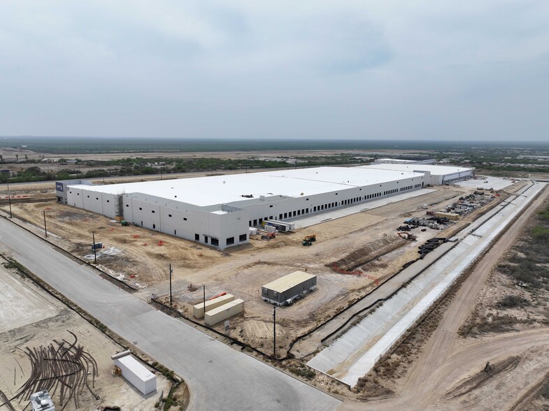Industriel/Logistique dans Laredo, TX à louer - Photo de l’immeuble – Image 1 sur 3