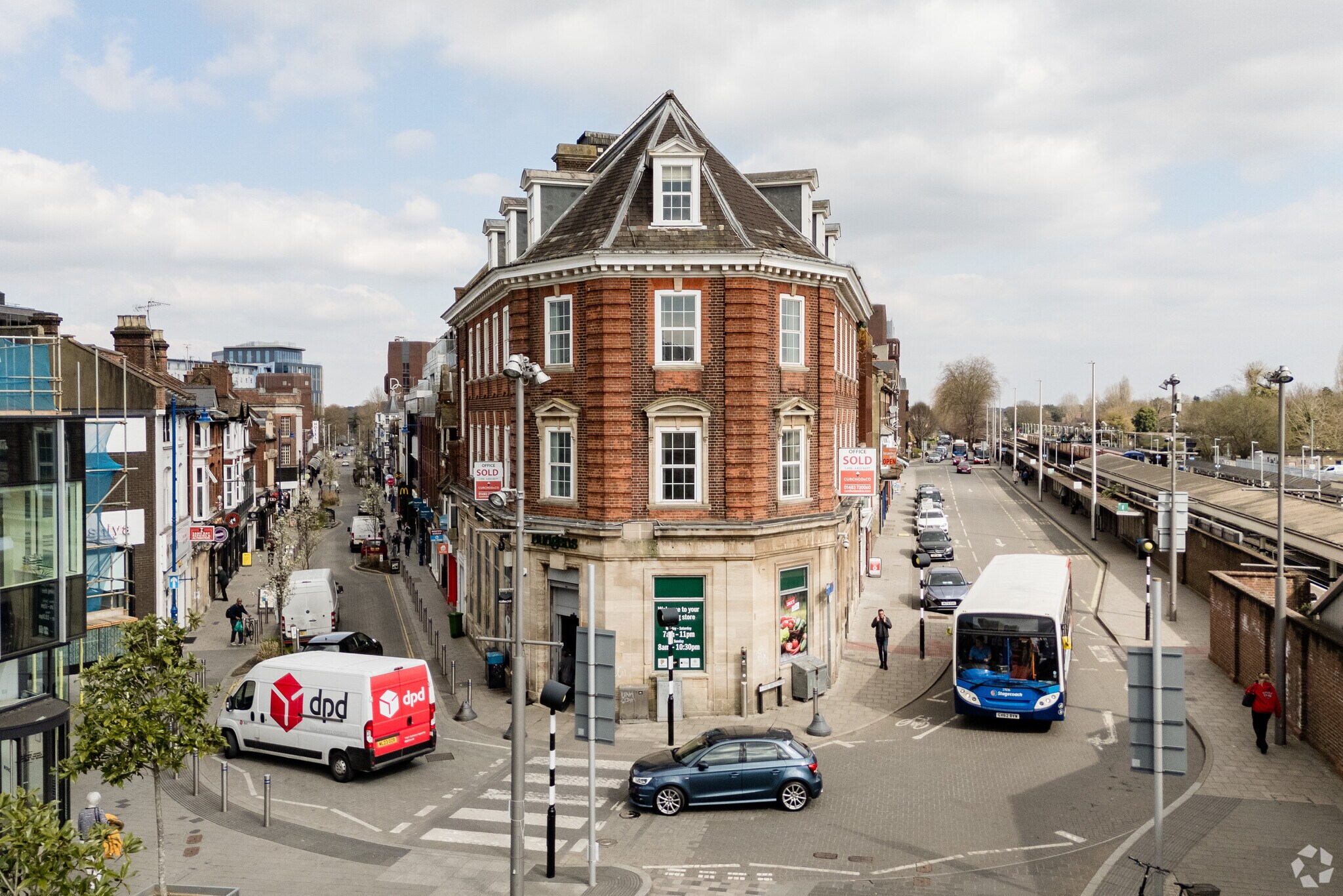 1-3 Chertsey Rd, Woking à louer Photo principale– Image 1 sur 3