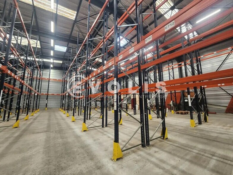 Local d'activités dans Saint-Savin à vendre - Photo de l’immeuble – Image 2 sur 28