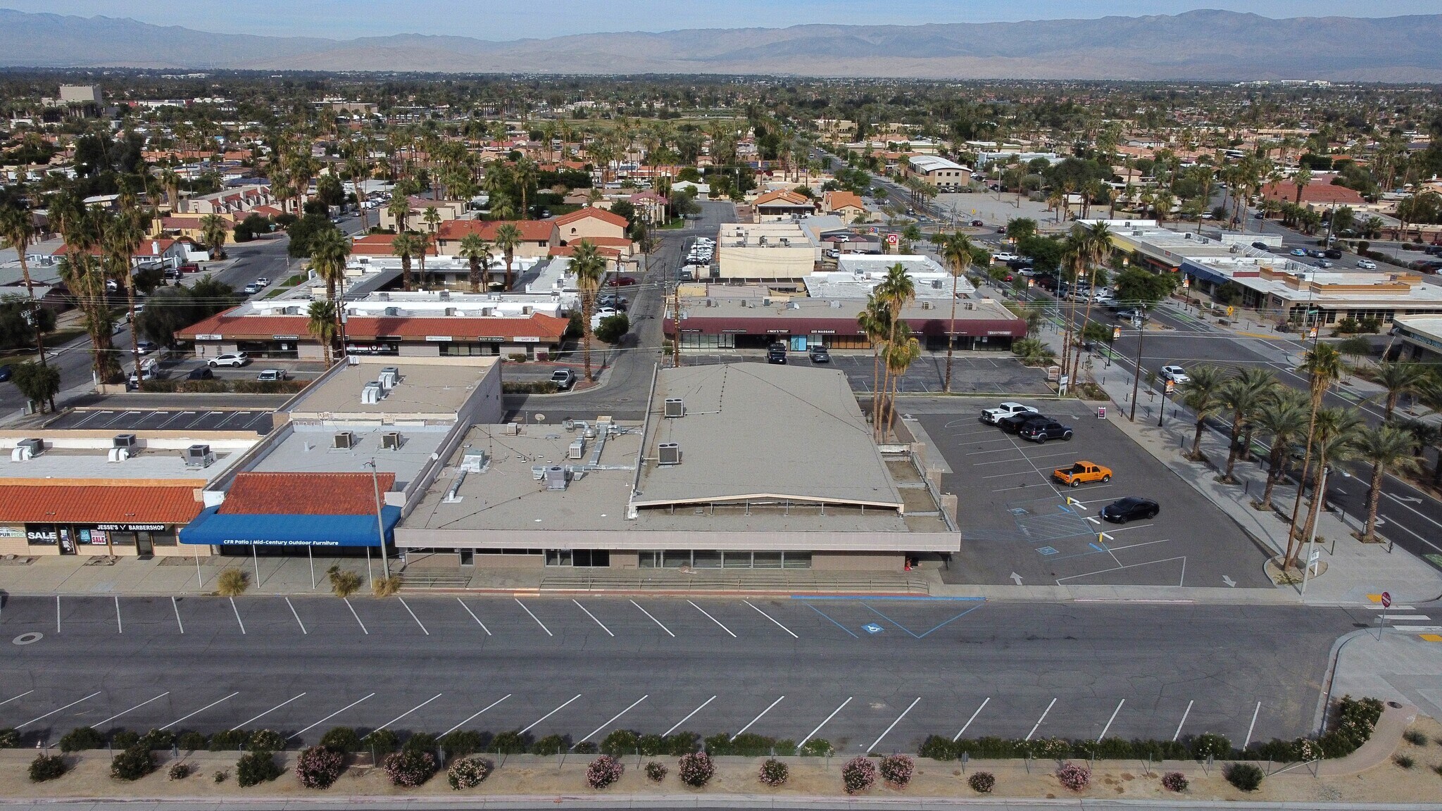 73468 Hwy 111, Palm Desert, CA à louer Photo principale– Image 1 sur 26