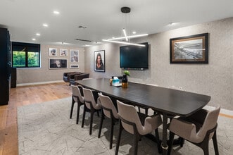 9247 Alden Dr, Beverly Hills, CA à louer Photo intérieure– Image 2 sur 7