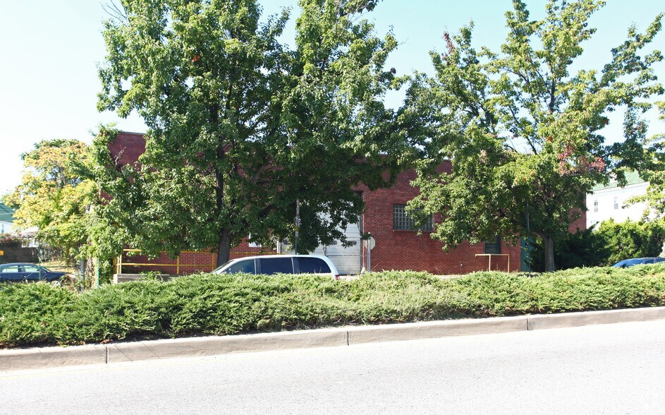 4712-4716 Harford Rd, Baltimore, MD à louer - Photo de l’immeuble – Image 2 sur 2