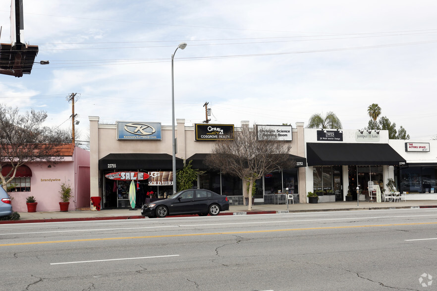 22753-22755 Ventura Blvd, Woodland Hills, CA à louer - Photo principale – Image 1 sur 11