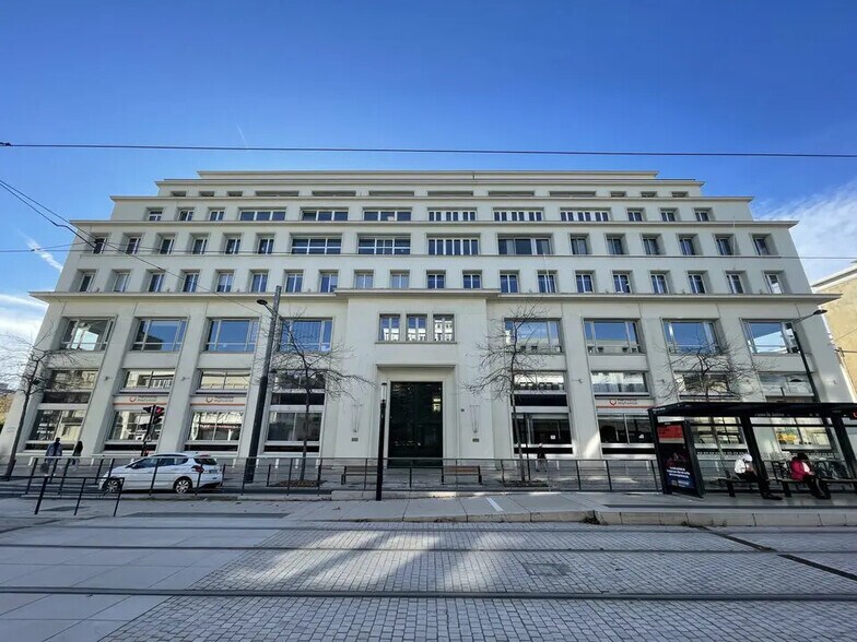 Bureau dans Le Havre à vendre - Photo de l’immeuble – Image 3 sur 3