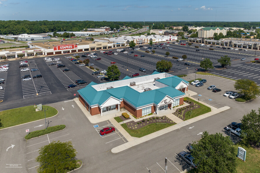 648 Southpark Blvd, Colonial Heights, VA à louer - Photo de l’immeuble – Image 3 sur 3