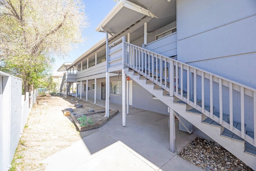 210 Claremont St, Reno, NV à vendre - Photo de l’immeuble – Image 2 sur 17