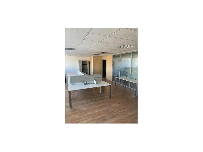Local d’activités dans Le Blanc-Mesnil à louer - Photo de l’immeuble – Image 2 sur 9