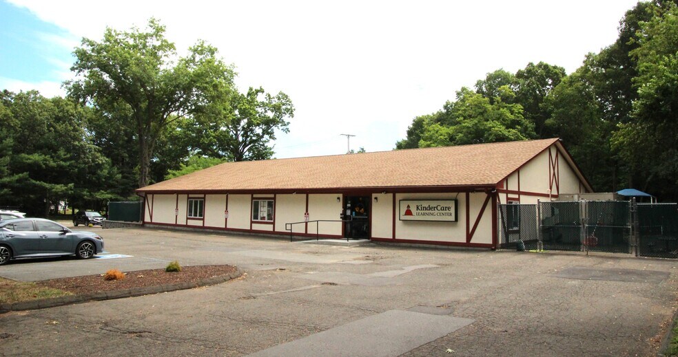 70A Washington Ave, North Haven, CT à louer - Photo de l’immeuble – Image 2 sur 4