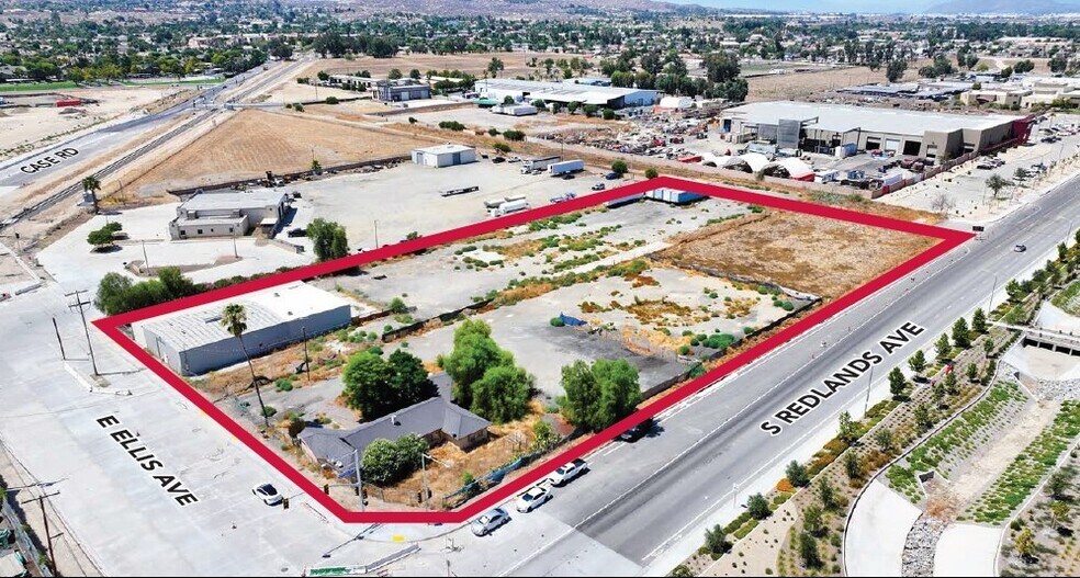 350 E Ellis Ave, Perris, CA à vendre - Photo de l’immeuble – Image 1 sur 3