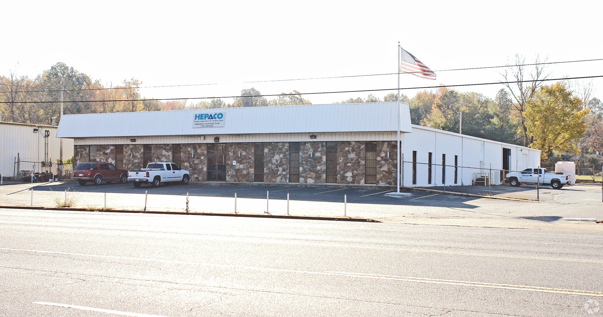 731 E Brooks Rd, Memphis, TN à louer Photo principale– Image 1 sur 17