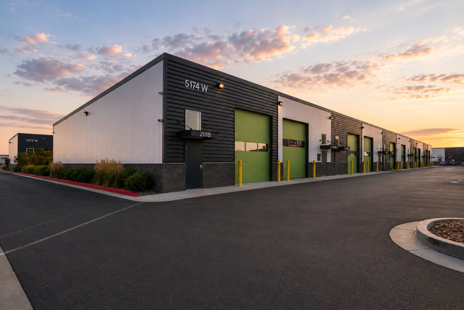 5170-5176 W Liberator Dr, Kearns, UT à louer Photo de l’immeuble– Image 1 sur 10
