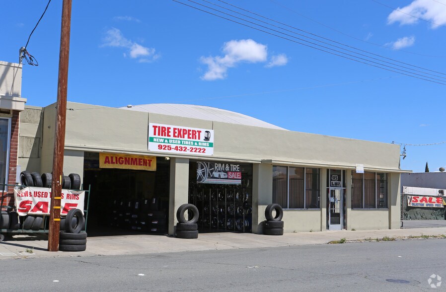 415 E 10th St, Pittsburg, CA à vendre - Photo de l’immeuble – Image 3 sur 50