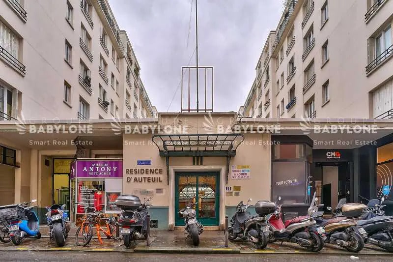 Rue Chanez, Paris à louer - Photo de l’immeuble – Image 1 sur 8
