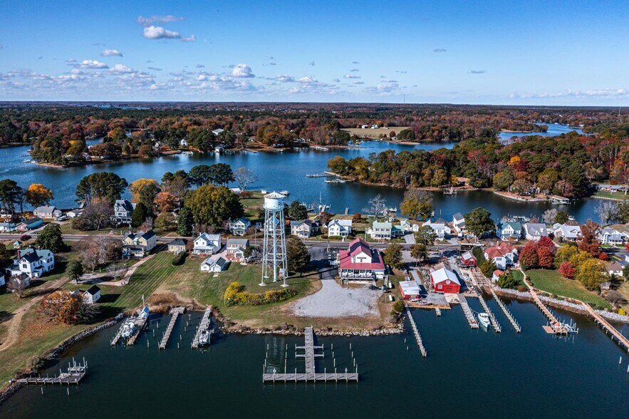 729 Main St, Reedville, VA à vendre - Photo de l’immeuble – Image 2 sur 84