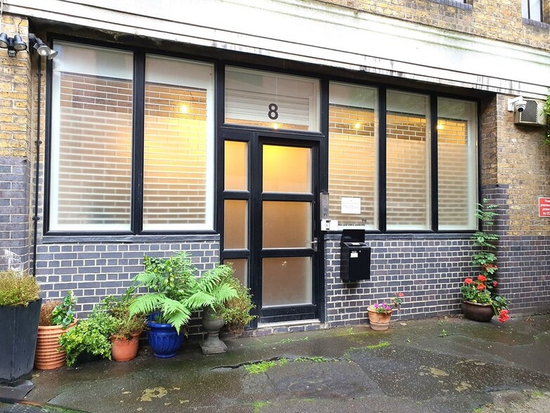 8 Vine Yard, Londres à louer - Photo de l’immeuble – Image 3 sur 6
