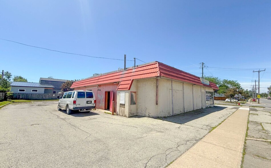 477 Davis St, Port Colborne, ON à vendre - Photo de l’immeuble – Image 3 sur 9